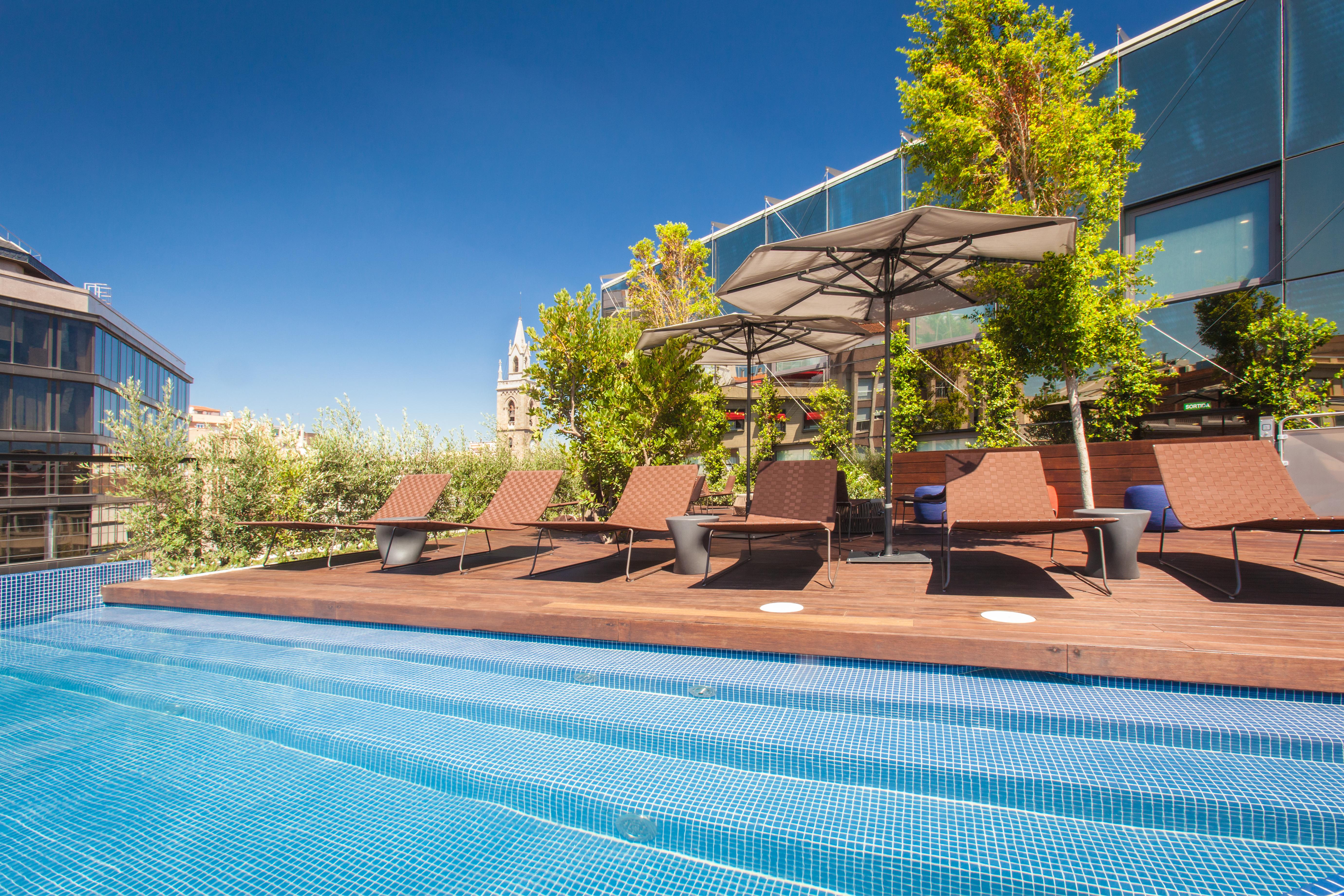 Eurostars Barcelona Central Exterior photo The rooftop pool at the Hotel Arts