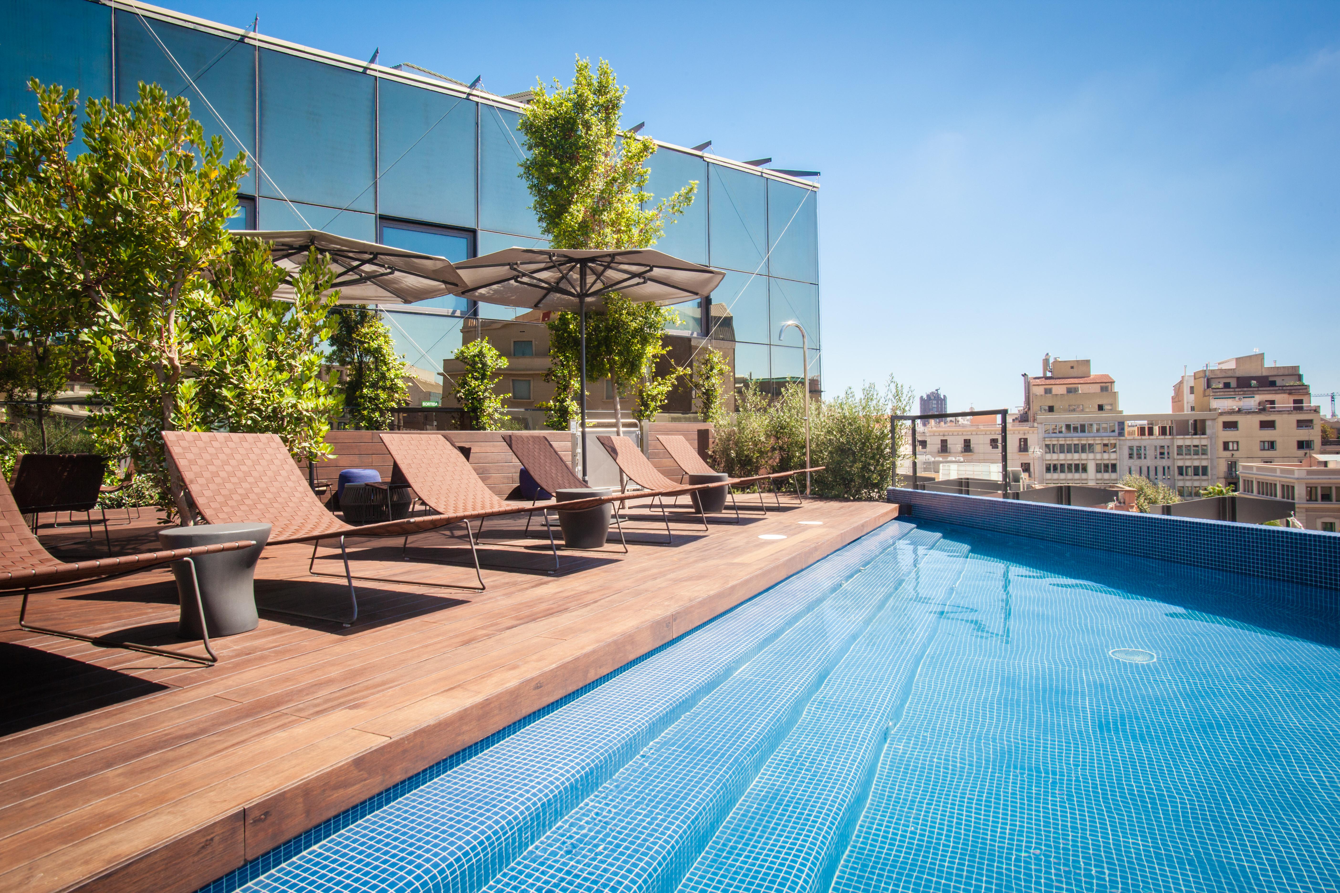 Eurostars Barcelona Central Exterior photo The rooftop pool at the hotel