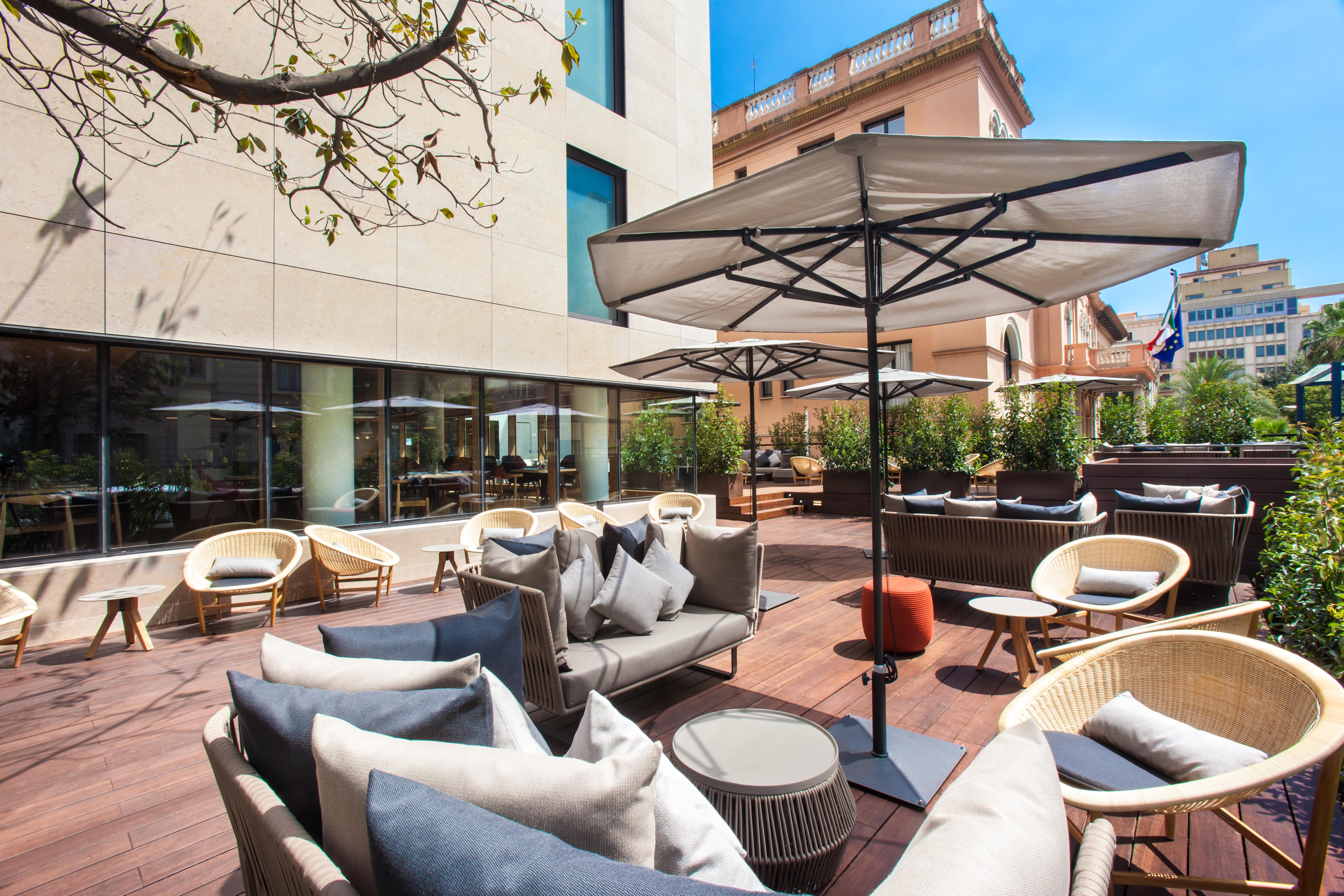 Eurostars Barcelona Central Exterior photo The hotel's terrace